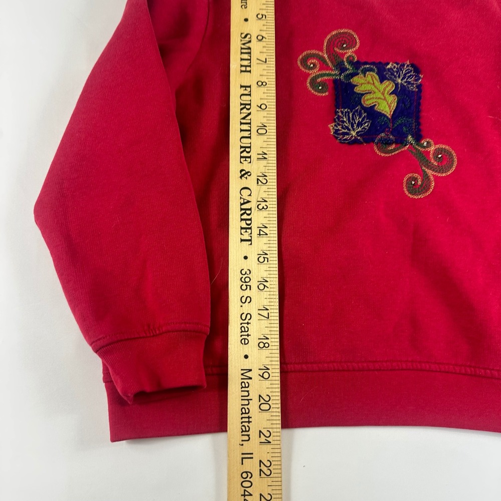 Youth M Red Crewneck Sweatshirt Long Sleeve Leaf Patch Applique Pullover Top‎ - Picture 2 of 5